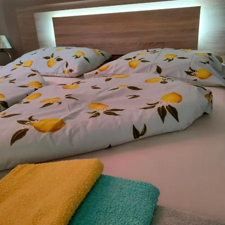 Paula 1 Apartment Podhajska